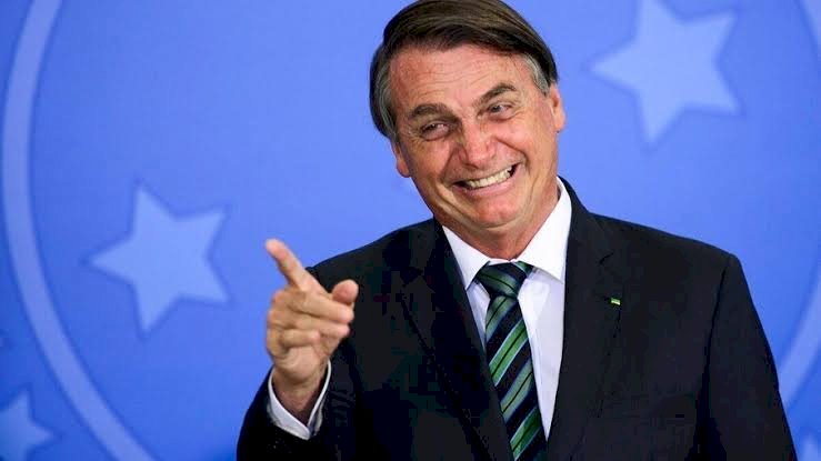 Desinformação e Polarização: O Papel da Política Negacionista na Sociedade Brasileira