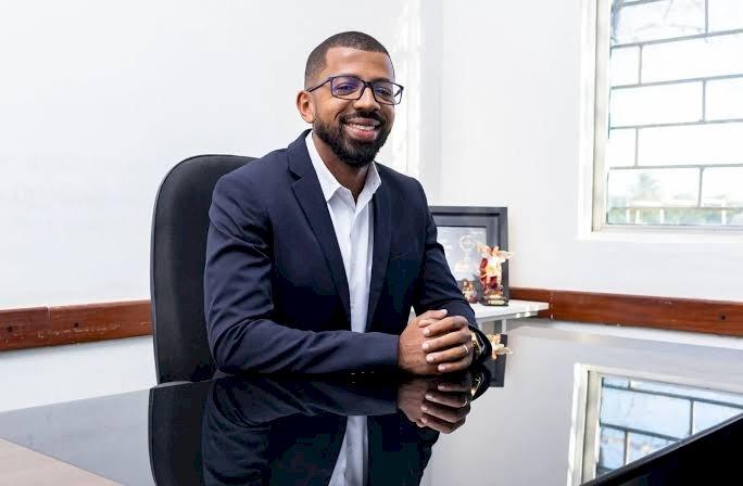 Eriton Ramos Mantém Política de Pitágoras e Ignora Reajuste Salarial