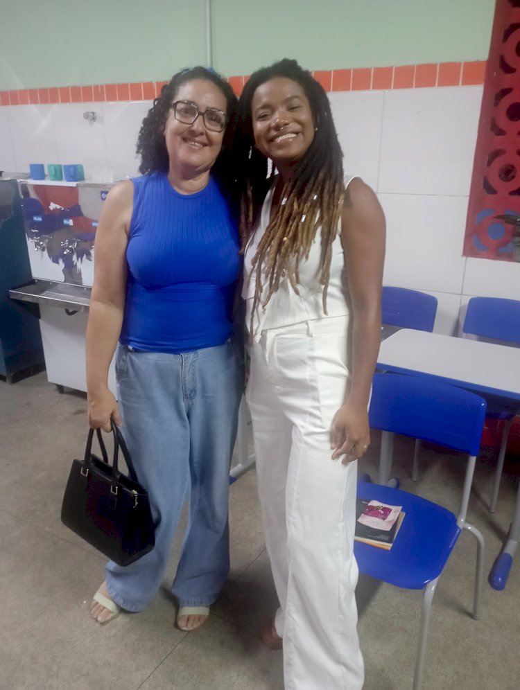 Ex-aluna vira inspiração para estudantes em Candeias